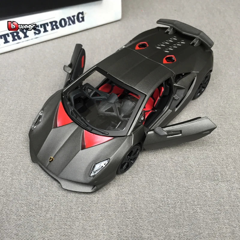 Модель автомобиля из сплава Bburago 1:24 Lamborghini Sesto Element коллекционная Подарочная