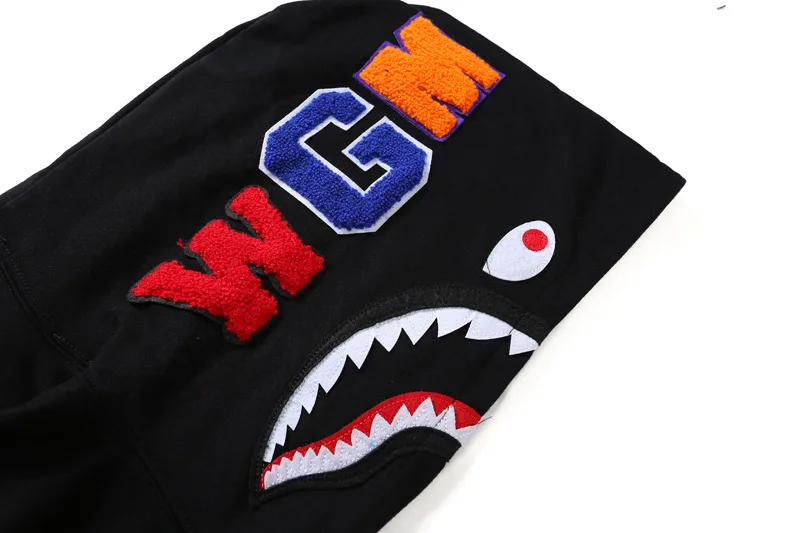 

Hoodies & Sweatshirts