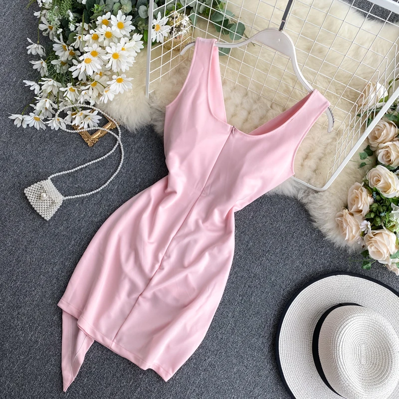 Женское асимметричное плиссированное платье с v-образным вырезом облегающее