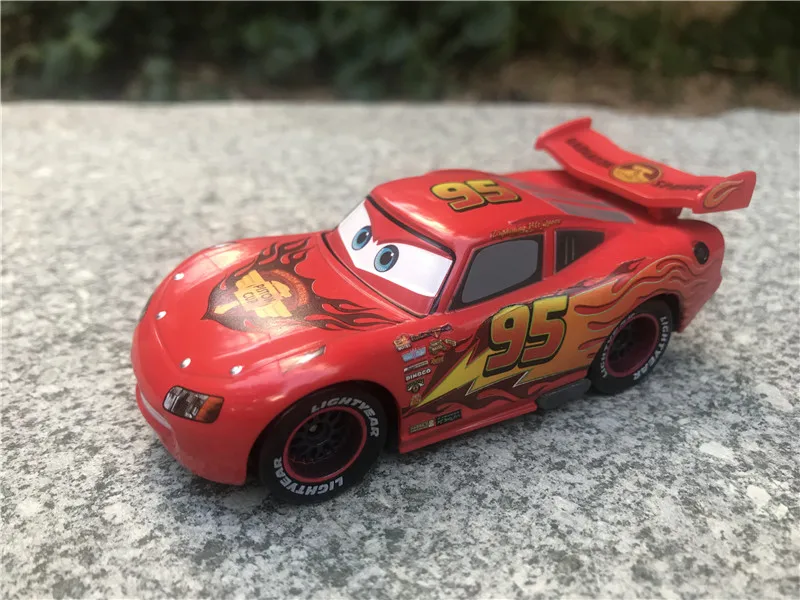 Машинка металлическая литая из м/ф Тачки 10 см | Игрушки и хобби