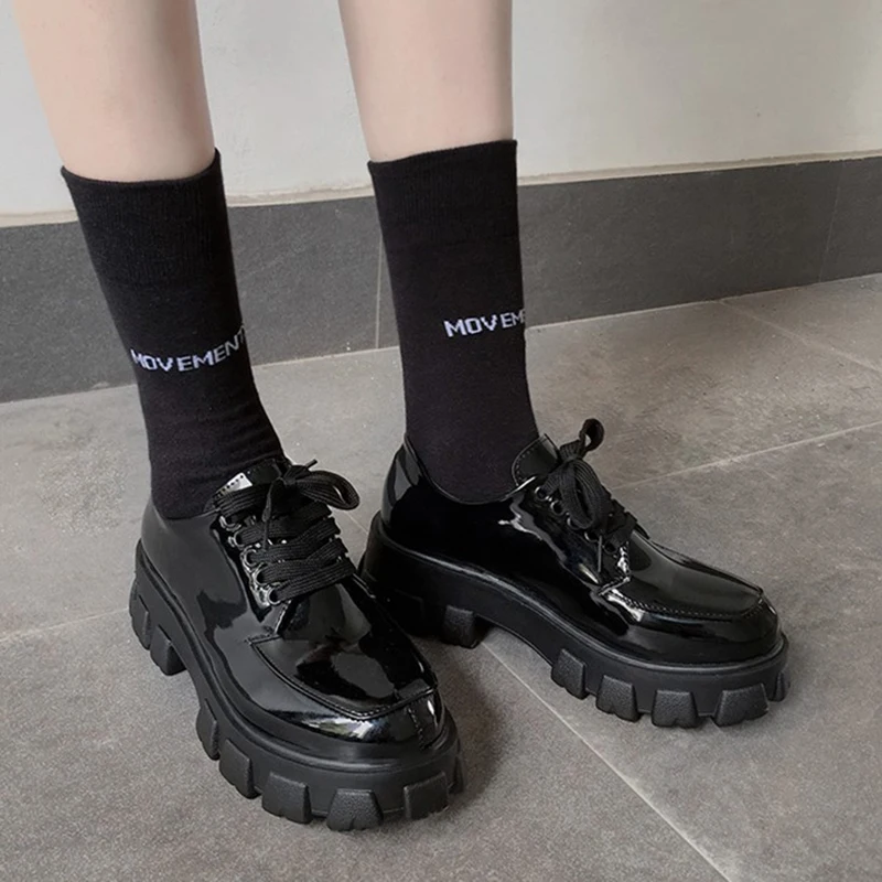 Женские туфли из лакированной кожи ADBOOV черные повседневные на плоской платформе