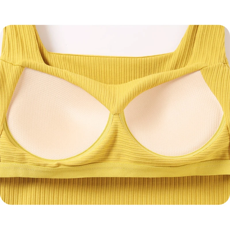 Майка женская с нагрудной подушкой жилет-труба квадратным вырезом без рукавов