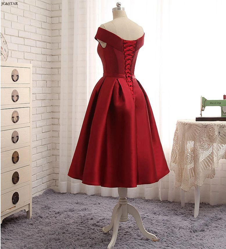 Атласное платье подружки невесты красное ТРАПЕЦИЕВИДНОЕ с V-образным вырезом |