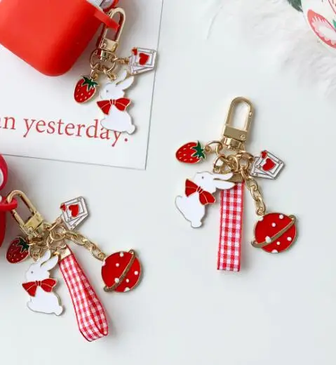 Новые милые брелоки в виде мультяшных героев Алисы и Красного кролика подвески