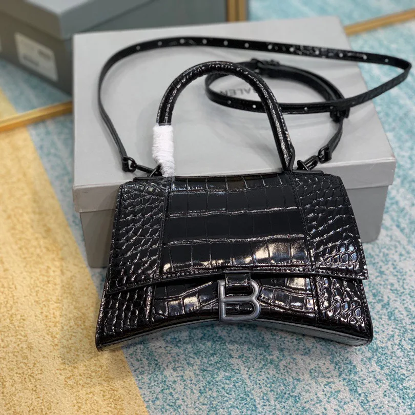 

Leather handbag 2021 new autumn and winter fashion crocodile pattern handbag shoulder bag B buckle hourglass handbag