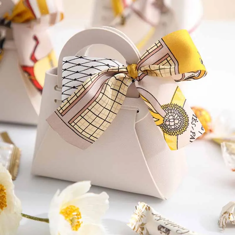 

1PC Temperament With Hand Gift Box Candy Bag PU Leather Ribbon Bow Handbag Shape