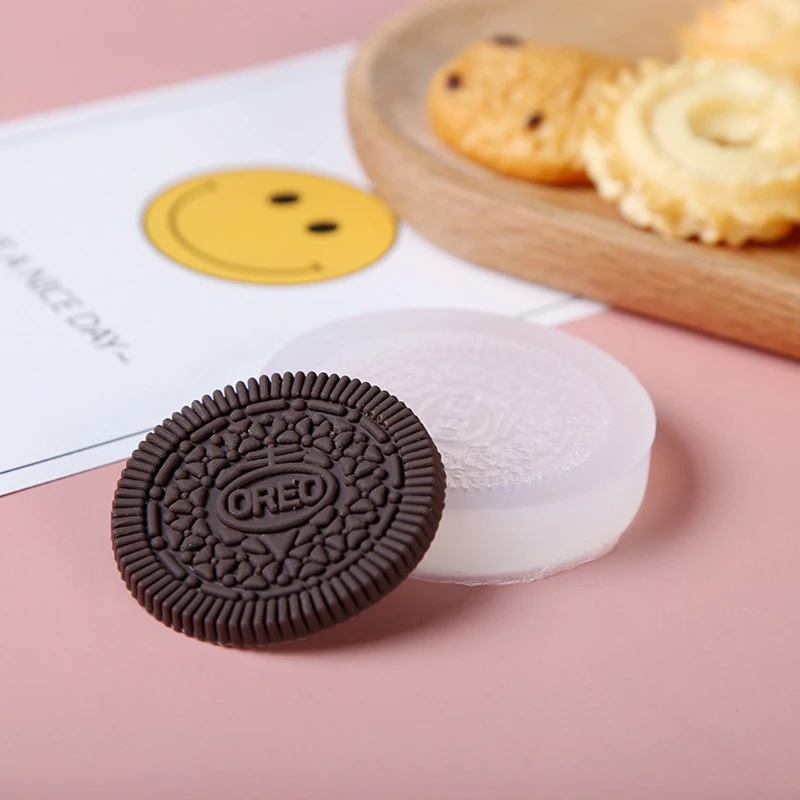

8Pcs Macaron Chocolate Cookie Fondant Silicone Molds Handmade Food Cookie Jewelry Keychain Pendant Resin Molds Crafts 1XCA