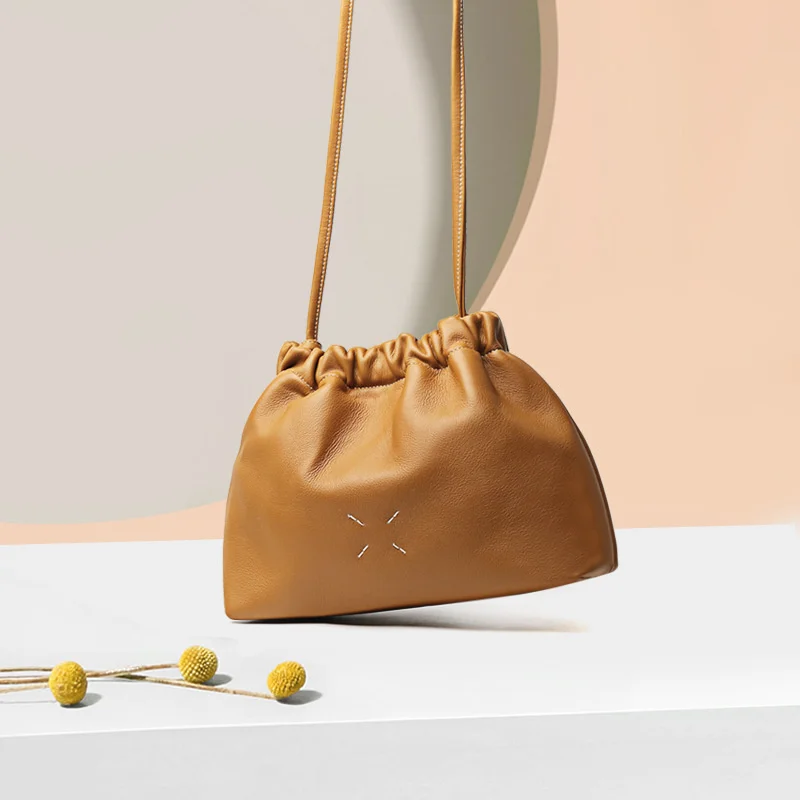 

Женская сумка, новинка 2021, сумка-мессенджер на одно плечо, кожаная вместительная сумка-мешок, нишевая Дизайнерская кожаная женская сумка
