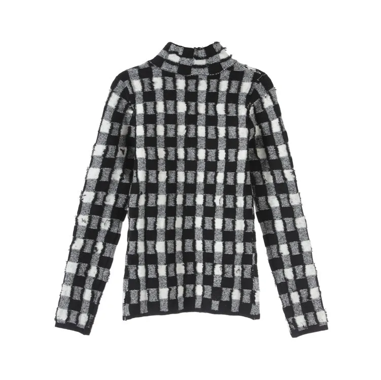 Женский трикотажный пуловер в клетку белый черный свитер с высоким воротником на