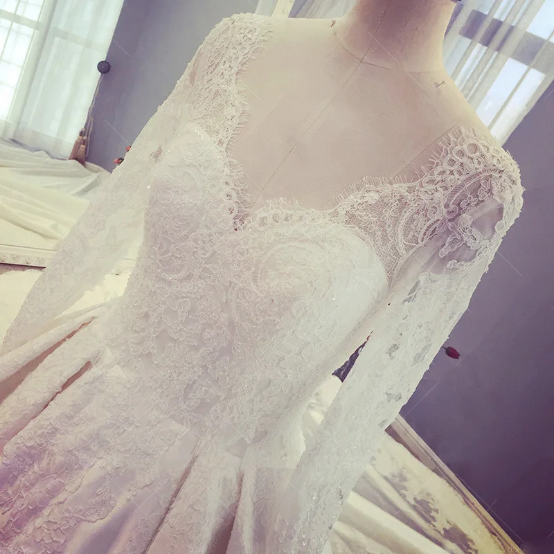 

Long sleeve Princess Ball Gown Wedding Dresses 2021 Sexy Applique Lace Flowers Chapel Train Satin Vintage Bridal Gown Custom