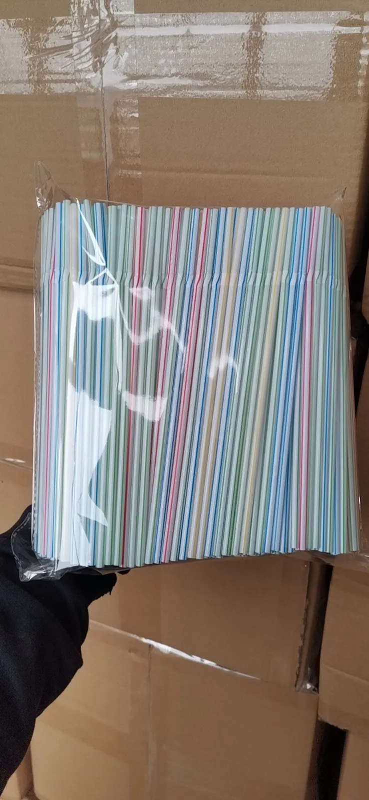 

600 plastic straws 8 inches multi-color stripes can be placed disposable straws party multi-color rainbow straws for beverages