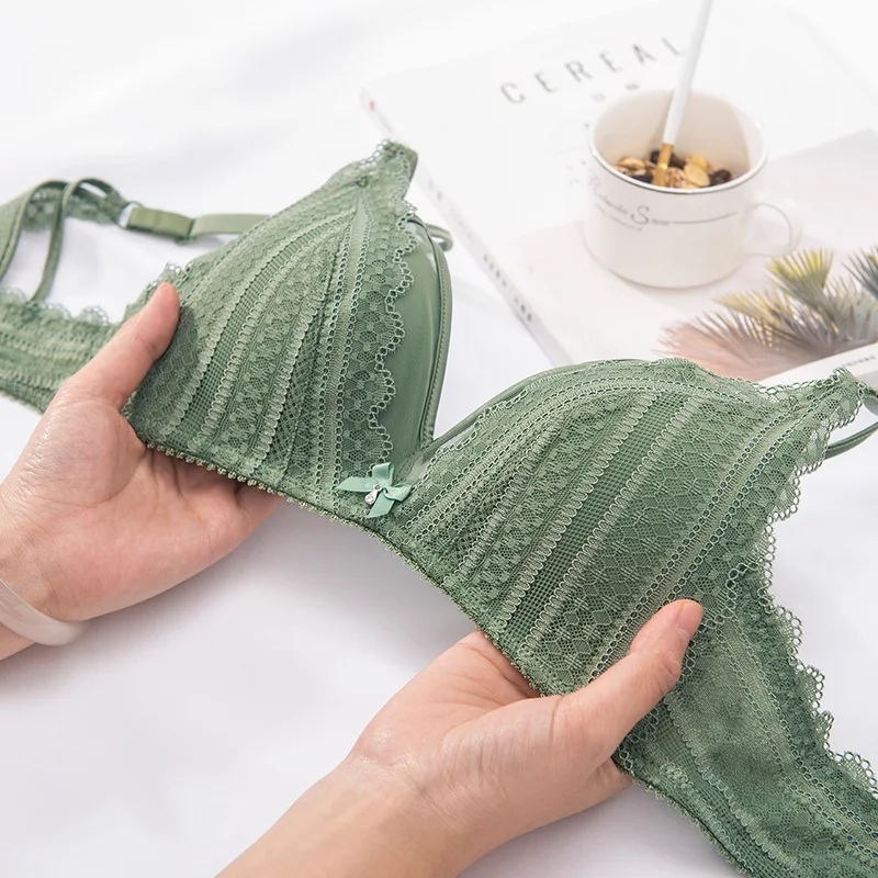 Женское нижнее белье Roseheart красное зеленое с кружевными бретелями бантиком