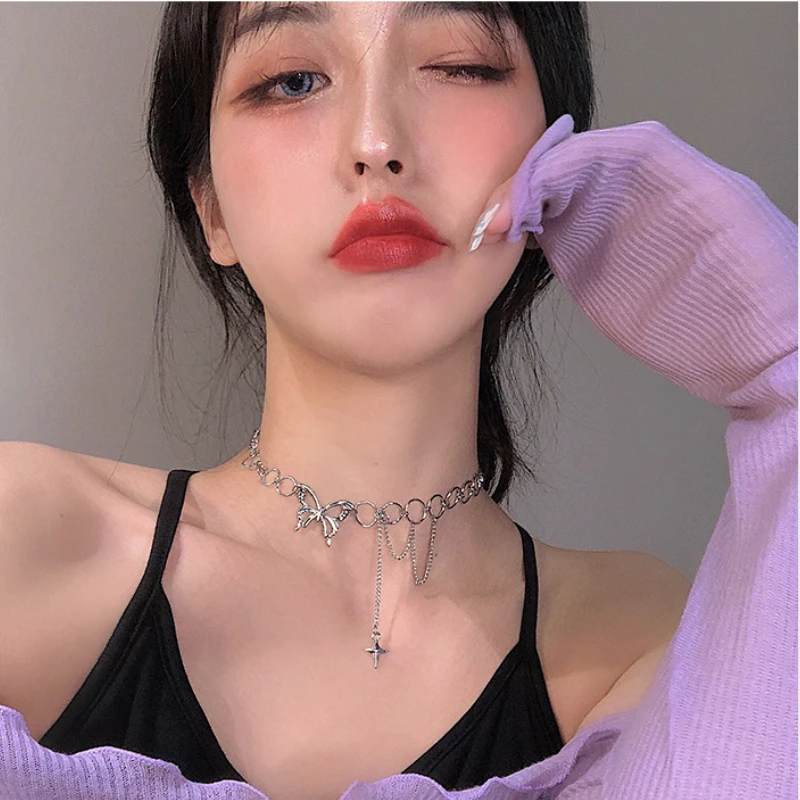 

Korean version of the new four-pointed star butterfly necklace female fashion personality exquisite clavicle chain