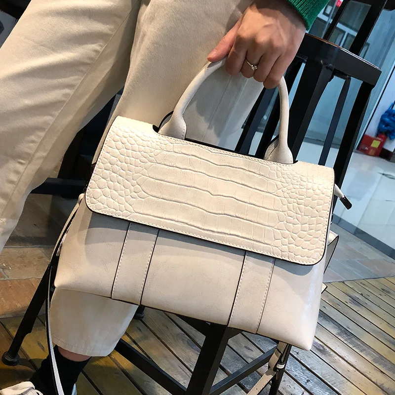 

Bag women's 2021 new spring summer popular versatile large capacity Leather Messenger Handbag
