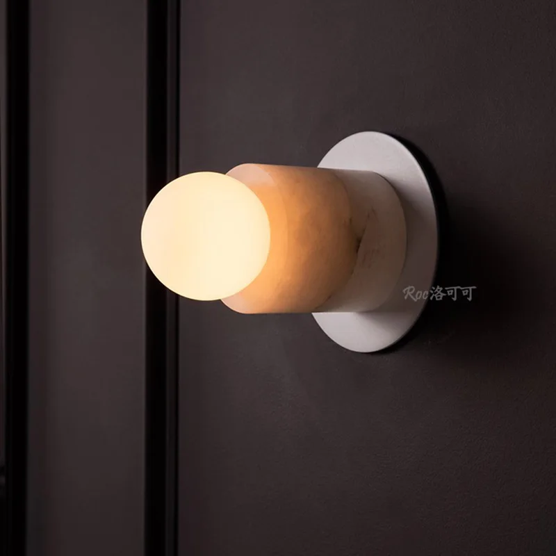 Люстра с одной головкой из натурального мрамора в скандинавском стиле маленькая