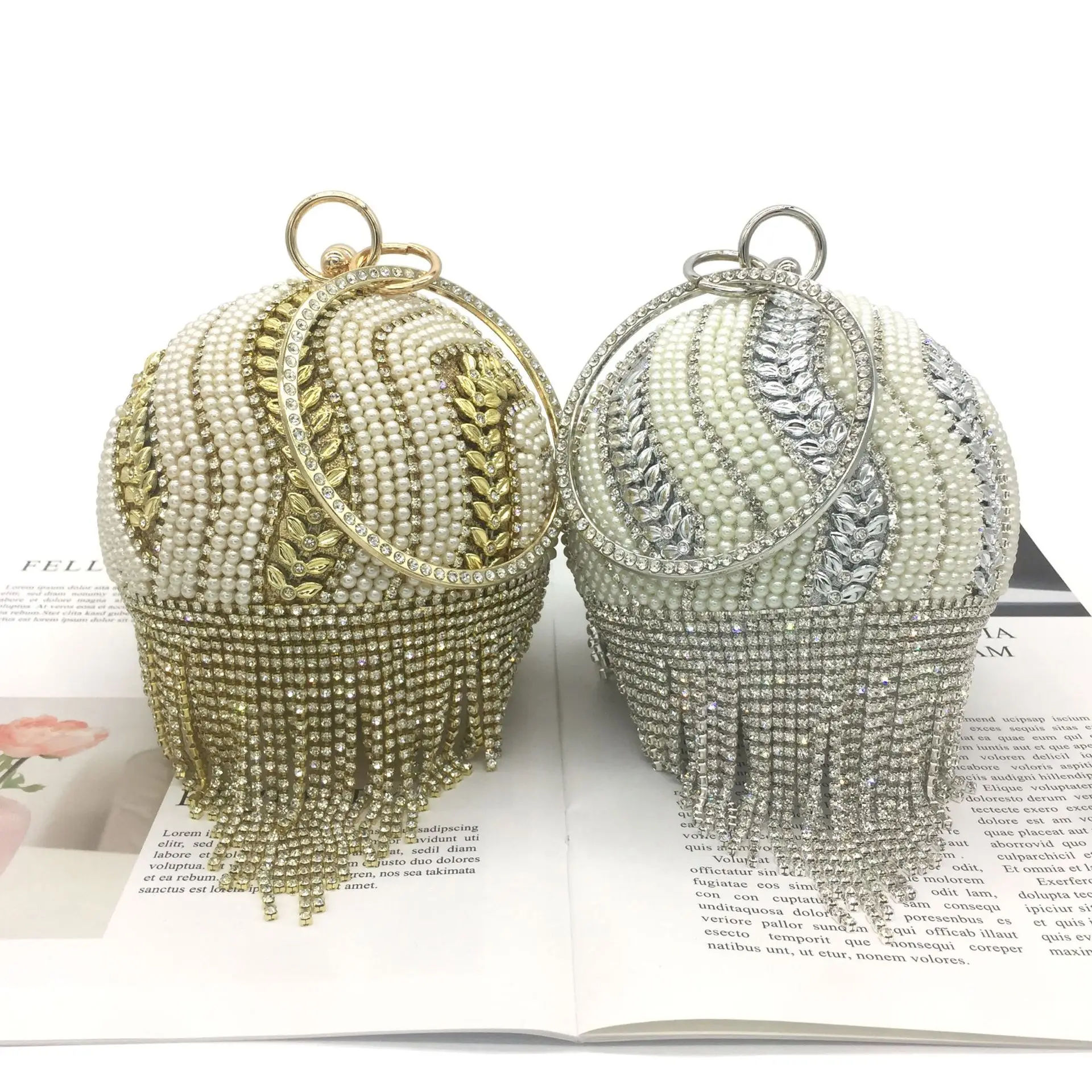 

women Diamond chain bracelet fashion bag hand fringed circular handbag bridal bag new