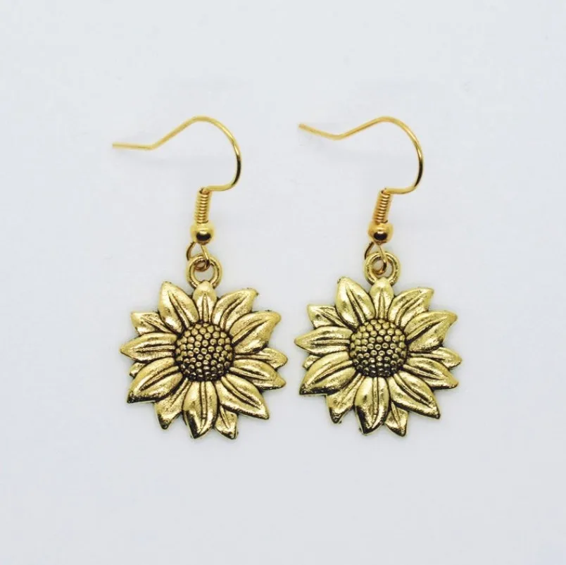 

INS Flowers Stud Earrings For Women Girls Daisy Sunflower Pendant Earring Cute Sweet Couple Earring Fashion Jewelry Birthday
