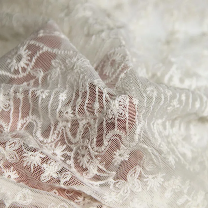 Кремовая хлопковая ткань в стиле ретро с цветочной вышивкой | Дом и сад