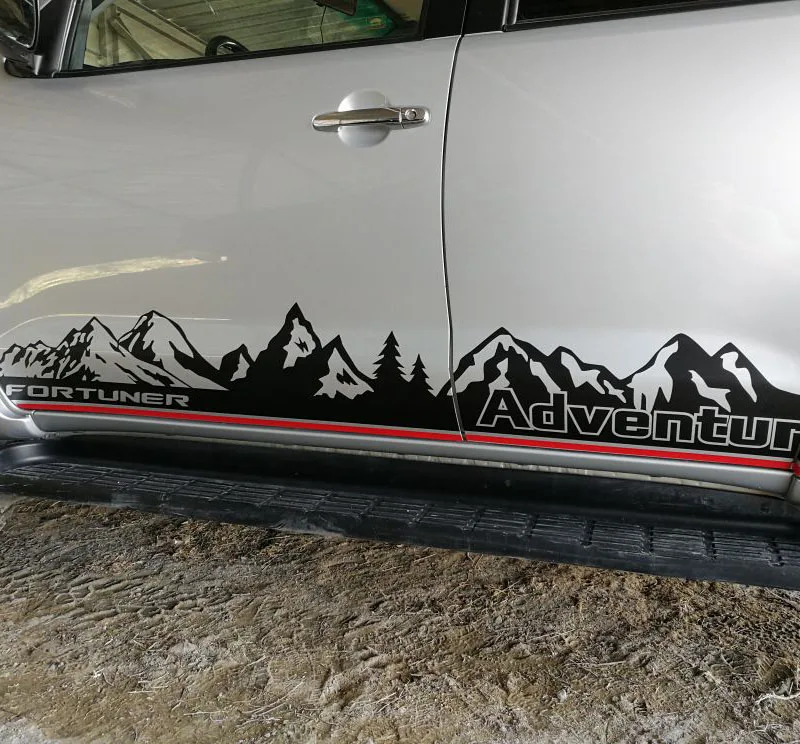 gloss black and red Наклейки для автомобиля, 2 стороны, двери, горы, приключения, виниловая графика, полоса, автомобильный стикер, комплект для toyota FORTUNER - Название цвета: gloss black and red