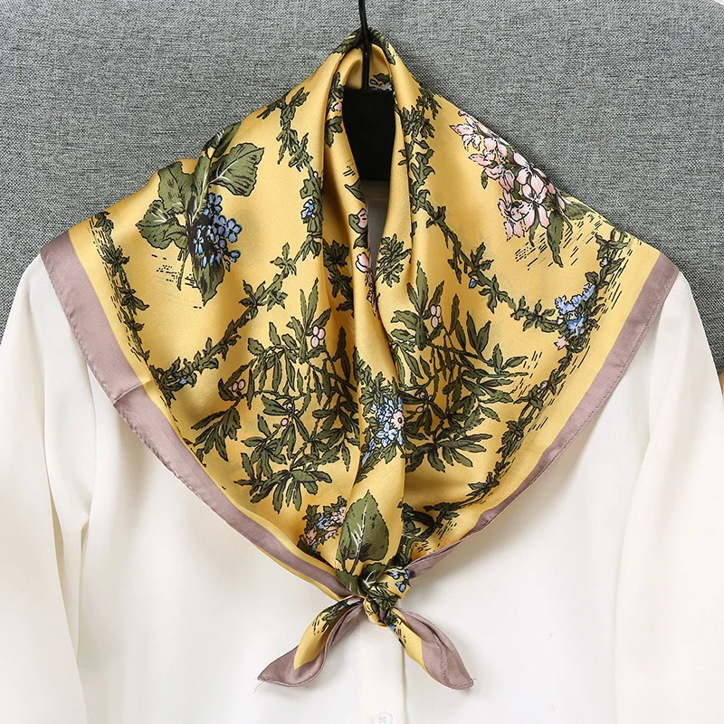 Женский квадратный шарф-платок с принтом 70x70 см