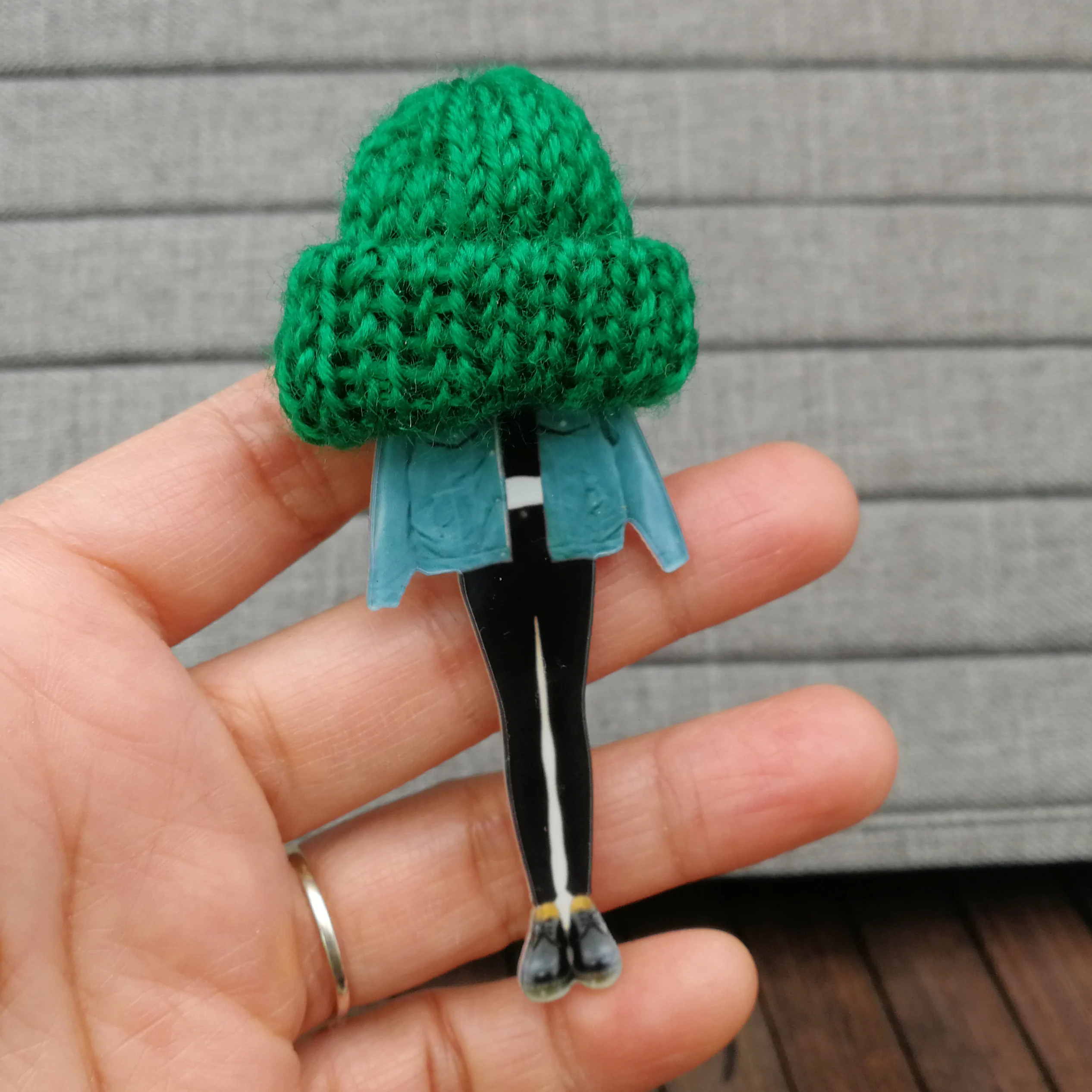 Женская Брошь с помпонами модная акриловая брошь в мультяшном стиле одежда |