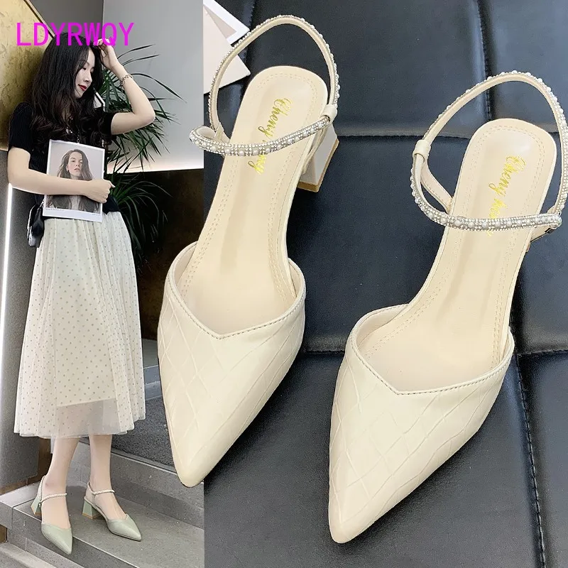 

LDYRWQY 2021 new style rhinestone buckle fashion temperament solid color square heel pointed summer sandals