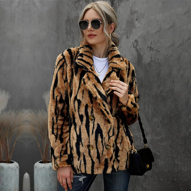 

Animal print double breasted thickened warm Plush coat women's coat women's new autumn and winter 2021