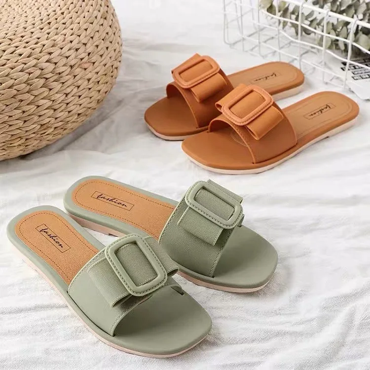 

2021 New Sandals And Slippers Women's Summer Wear Fashion Soft Bottom Button Slippers Lazy Beach Flat Bottom