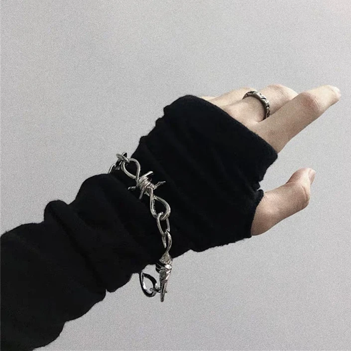 

Punk Hip Pop Thorns Necklace Vintage Padlock Barbed Wire Bramble Lock Rock Chain Bracelet for Women Men Gothic Jewelry Gifts