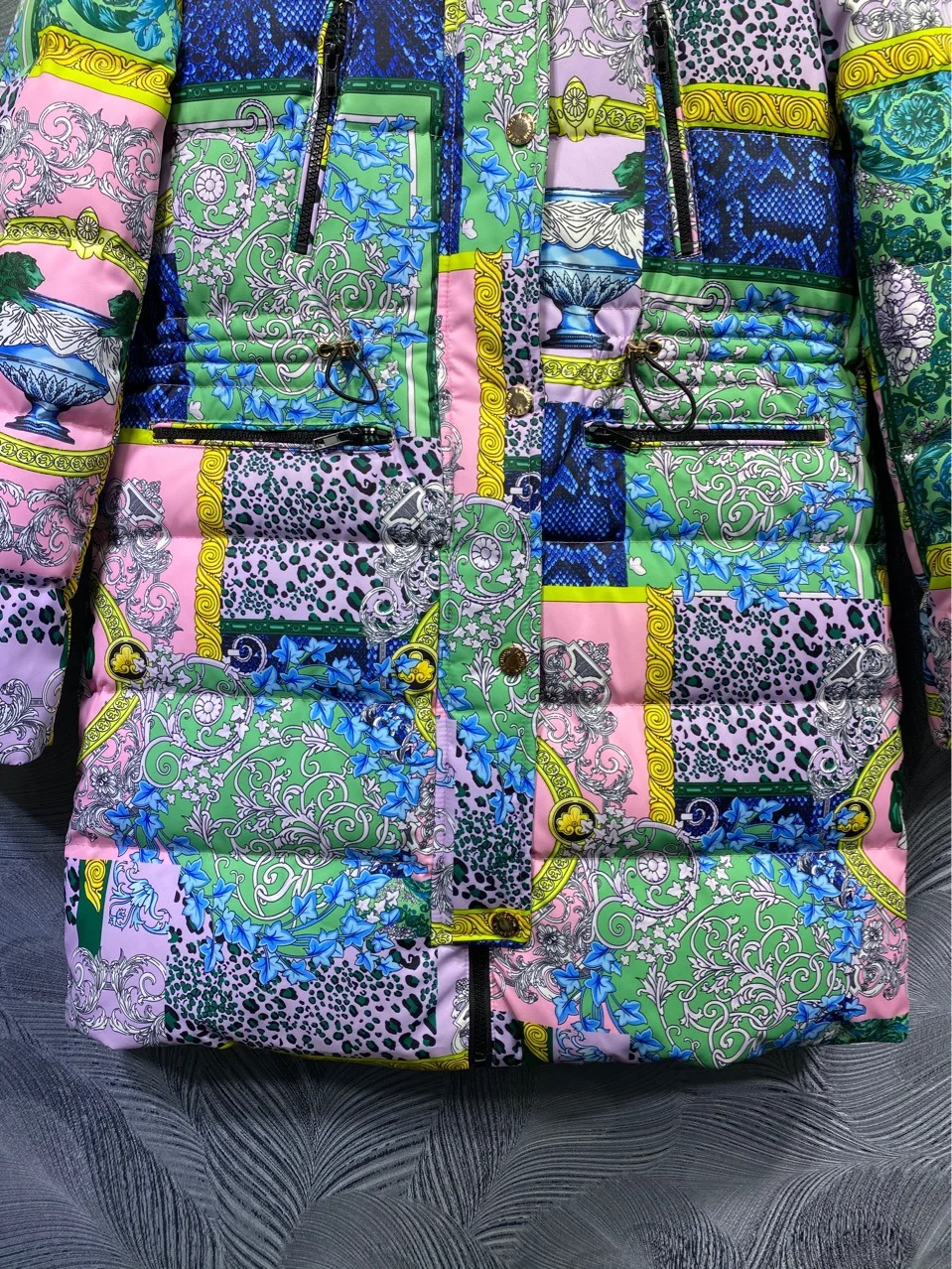 

High Quality Winter Women Printed Down Jacket Retro Court Print Removable Hood Thick Warm Down Jacket