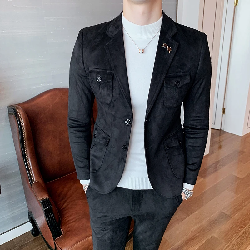 Замшевые мужские костюмы два предмета новые осенние зеленые с карманами