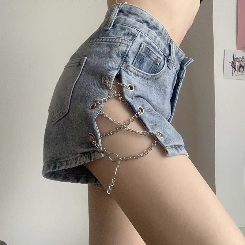 

HziriP 2021 Summer New Loose Hollow Out Chain All-Match Ladies Fashion Hot Casual High Waist A-Line Button Fly Shorts Elegant