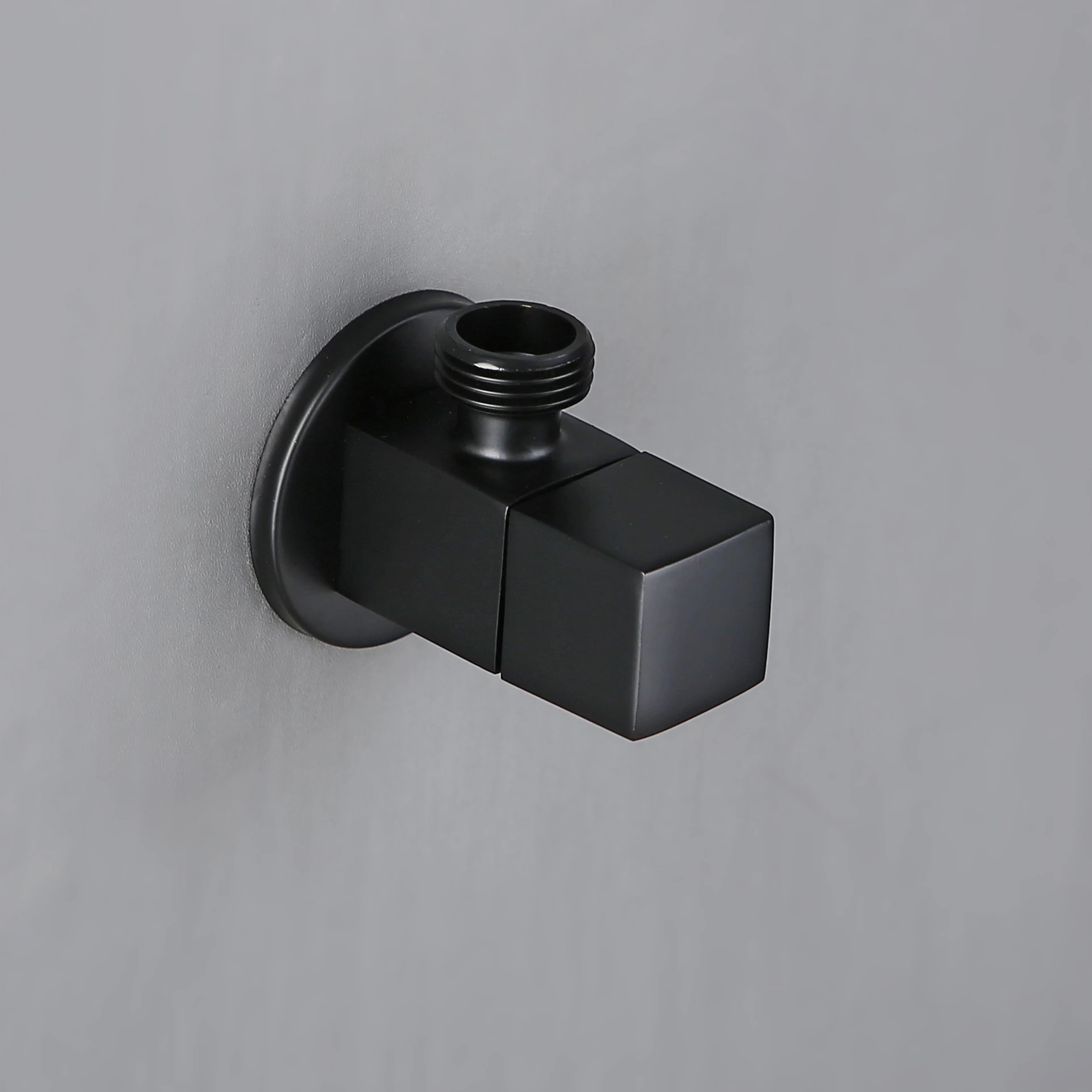 

Black square cold and hot triangle valve water heater valve switch household 8-shaped valve toilet valve all copper thickening