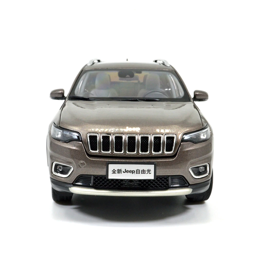 

1:18 Scale New Jeep Cherokee 2019 Brown Static Simulation Diecast Miniature Metal Alloy Model Car Gifts Collections Doors Open