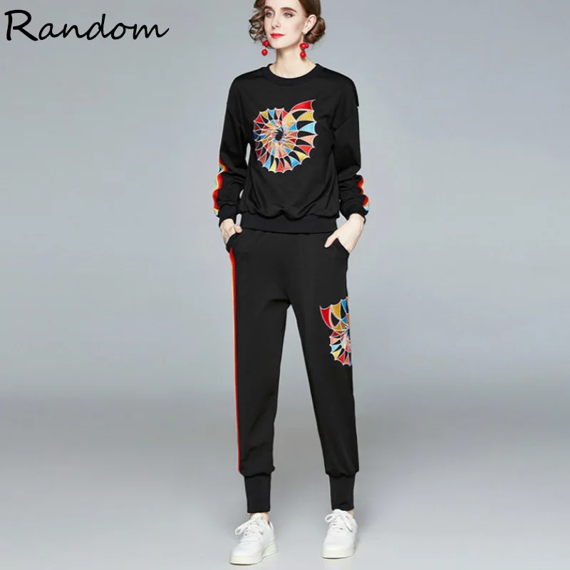 

Костюм спортивный женский, с круглым вырезом и длинным рукавом