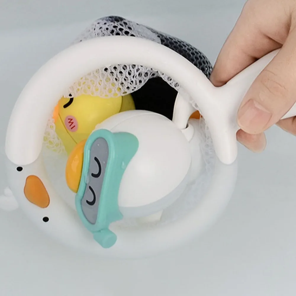 

1 Set/4pcs Baby Bath Toys Cartoon Wind-up Ducks Toys Floating Bathtub Toys