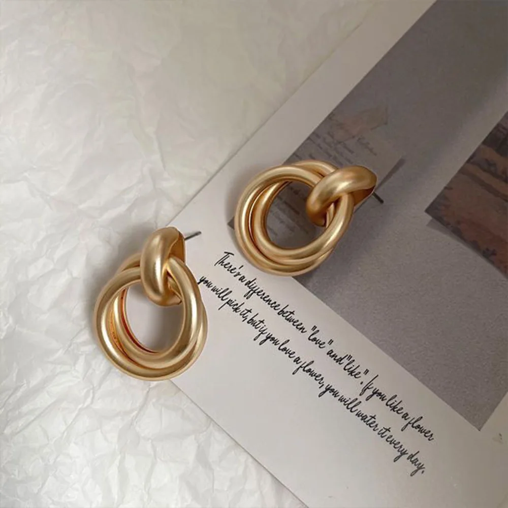 

Coconal Punk Trend Metal Geometry Matte Earrings Huggies Exaggerate Big Circle Women Earring Temperament Fashion Jewelry Gift