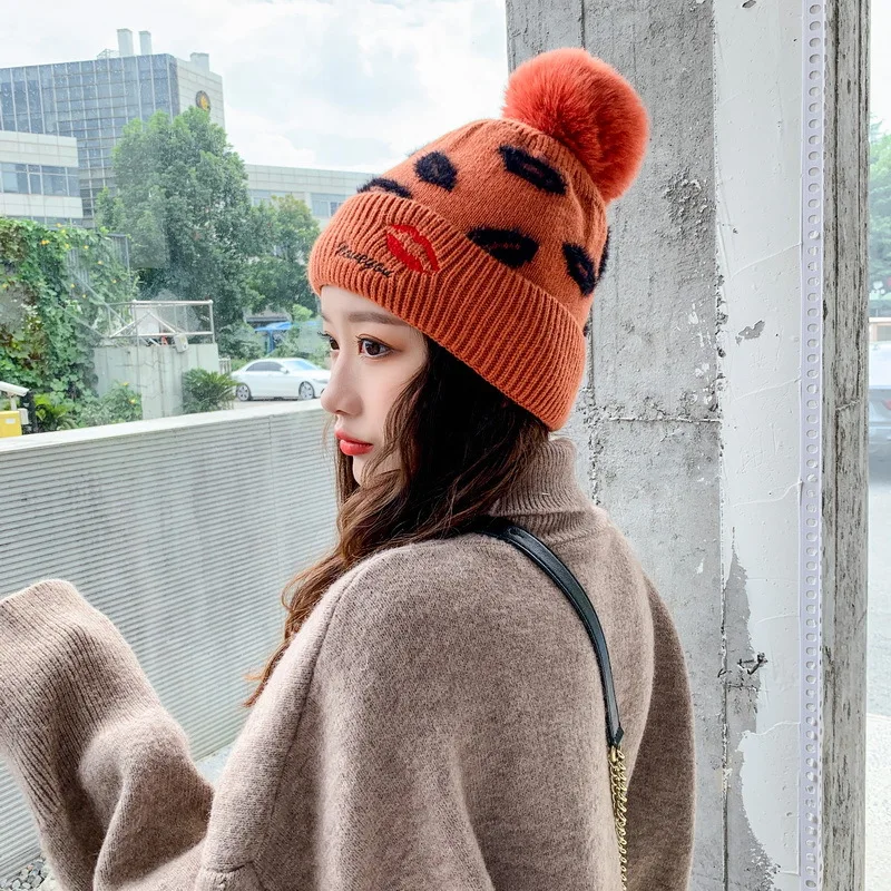 

2021Japanese Lips Color Woolen Cap Female Student All-Matching Knitted Earflaps Slipover Outing Hat