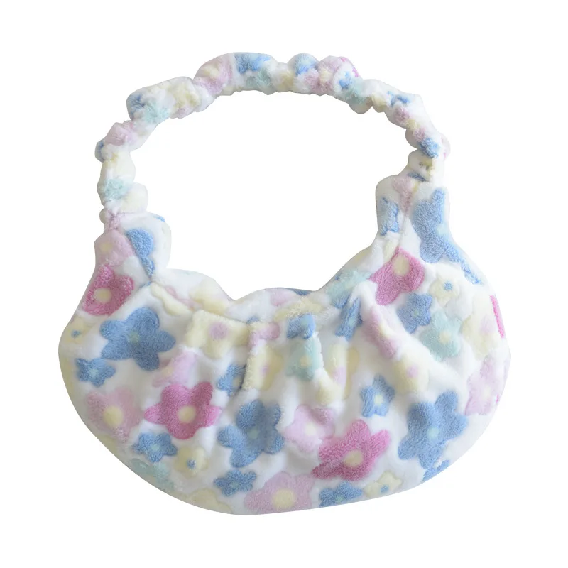 

Korean style plush flower large capacity pleated dumpling bag small fresh fashion casual shoulder bag large capacity tote bag