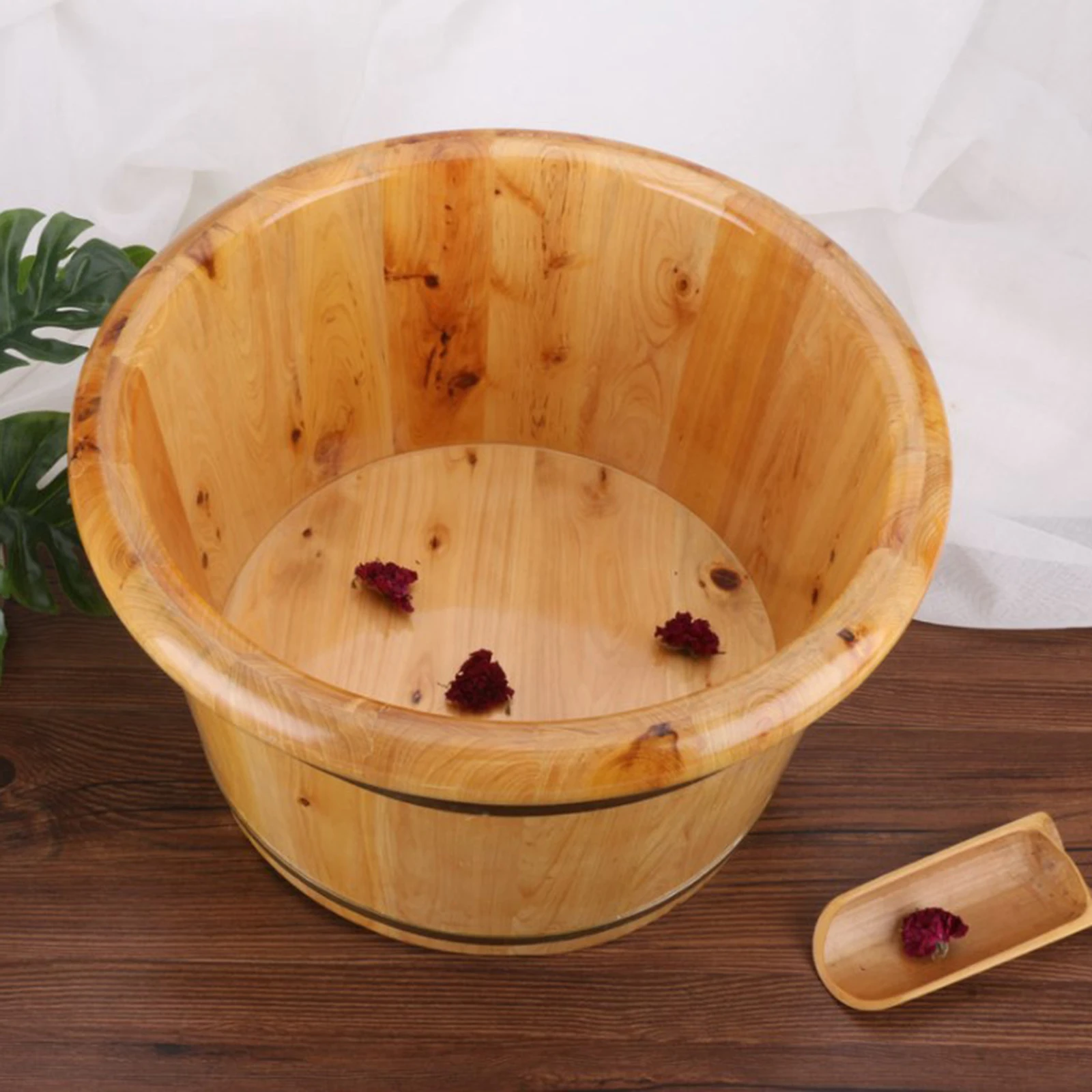 

Strong Durable Cedar Wooden Foot Basin Wood Bucket for Women Soaker Washing Massage Spa Soak