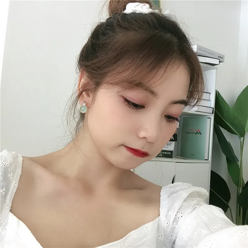 

Fashion Geometric Round Resin Small Stud Earrings Cute Romantic Minimalism Temperament Joker Mini Earrings Women Jewelry