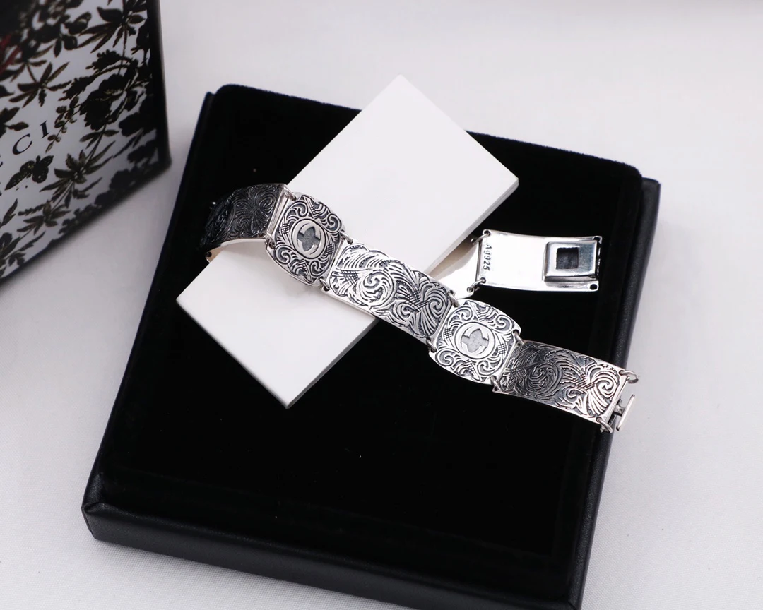

925 sterling silver G letter logo beautifully engraved bracelet, graphic design, retro and stylish