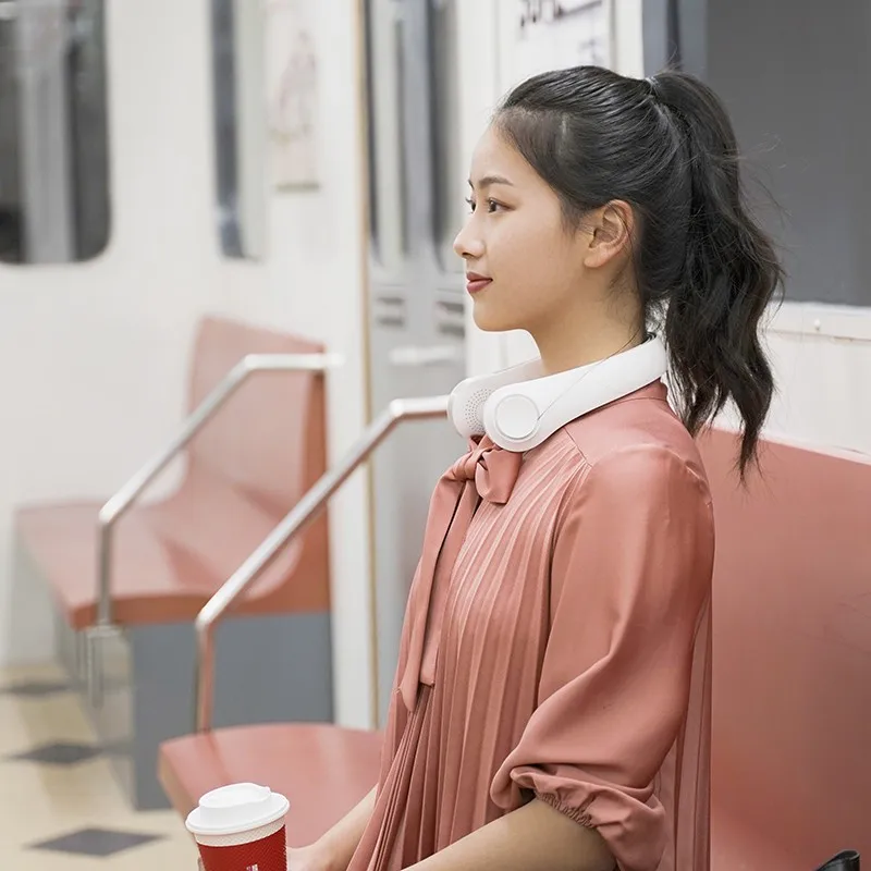 

Portable Leafless Hanging NeckFan Comfortable Cooling Neckband Electric Cooler Blowing Neck Fan 2400MA Micro USB Gadgets