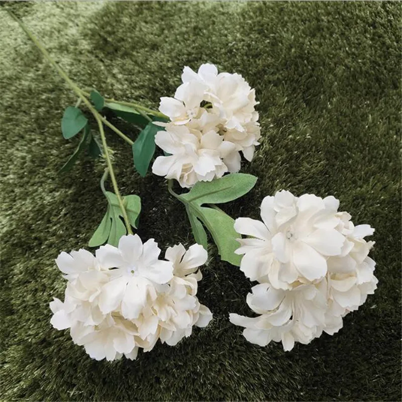 

10pcs Silk Hydrangea Flower Stems Simulation Fake Hydrangea Branch Three Heads for Home Wedding Centerpieces Floral Decoration