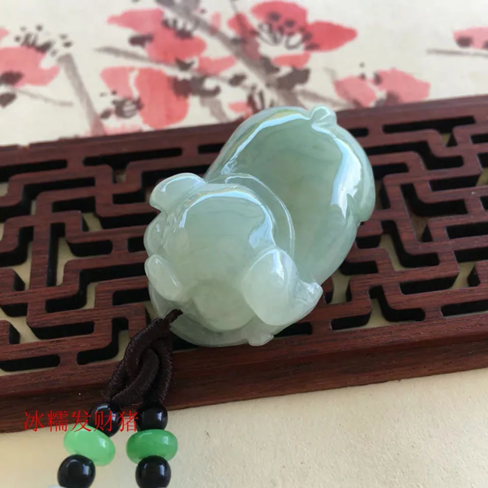 Ожерелье с подвеской из натурального изумруда и нефрита со знаками Зодиака