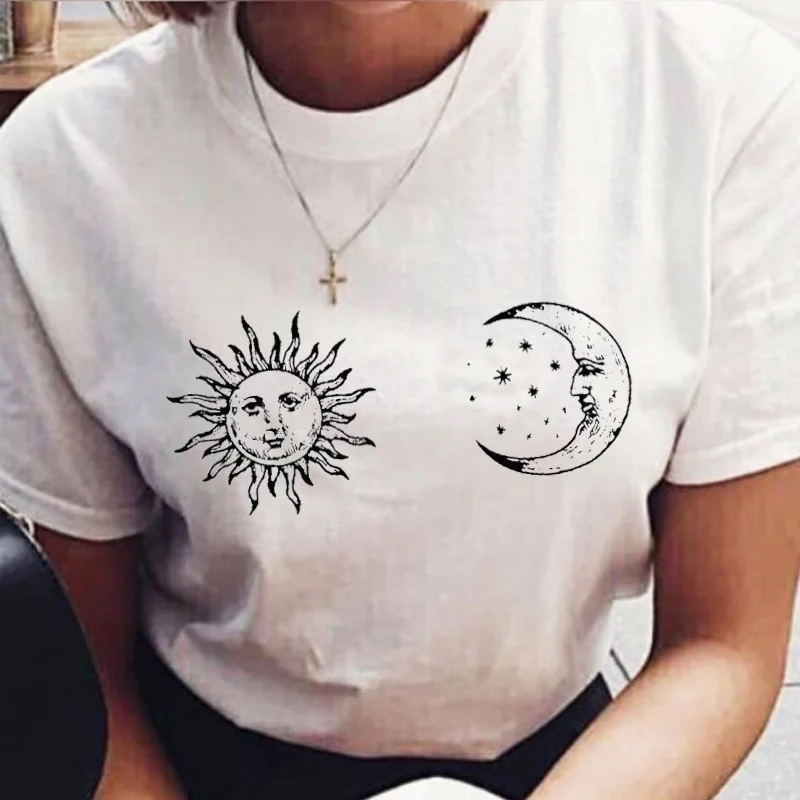 

HAHAYULE-JBH Sun And Moon Printed T-Shirt Women Retro Style Tarot Tee Grunge Aesthetic Shirt Gothic Clothing