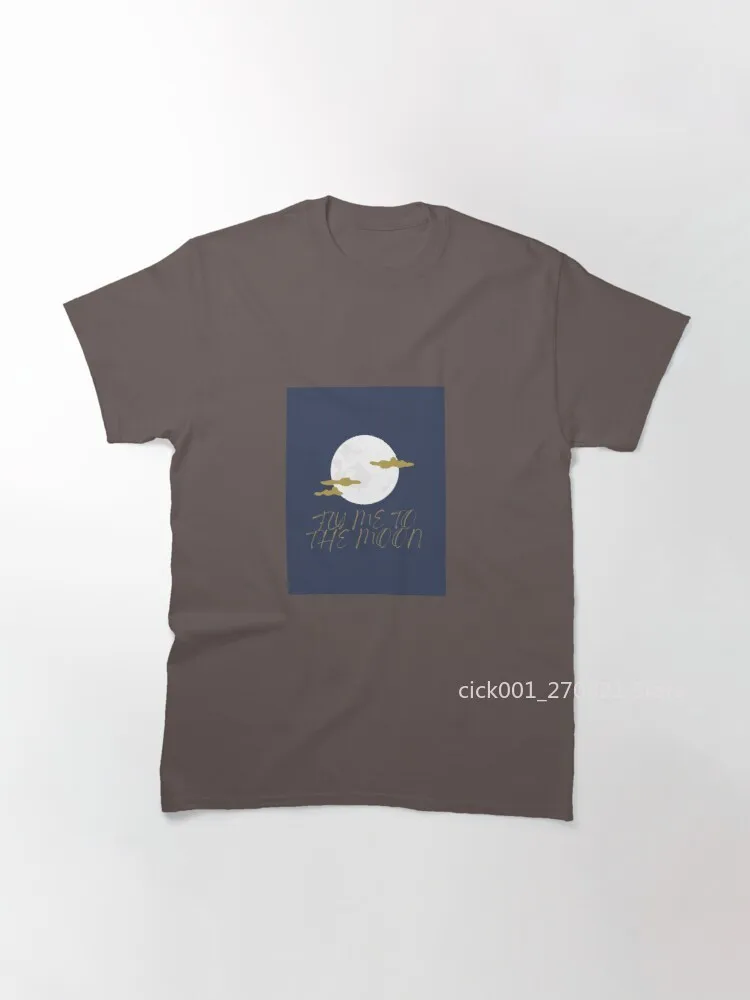 

Классическая футболка с надписью «Fly me to the moon»
