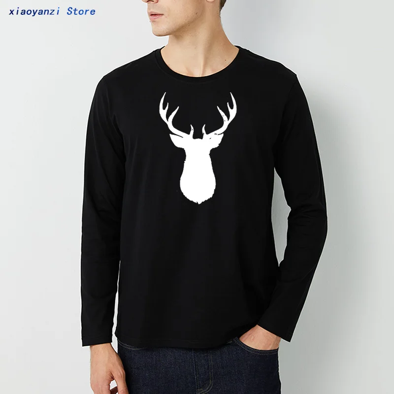 

Футболка мужская с длинным рукавом и рисунком оленя