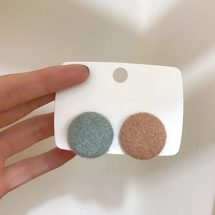 2019 Fashion Autumn Vintage Contrast Color Soft Plush Ball Simple Round Stud Earrings For Women Korean Cute Charm Jewelry Gift | Украшения