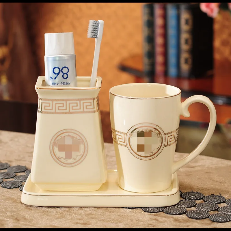 

Набор керамической санитарной посуды для ванной комнаты, фарфоровые парные чашки, стойка для зубных щеток, поднос, мочалки, роскошный набор ...